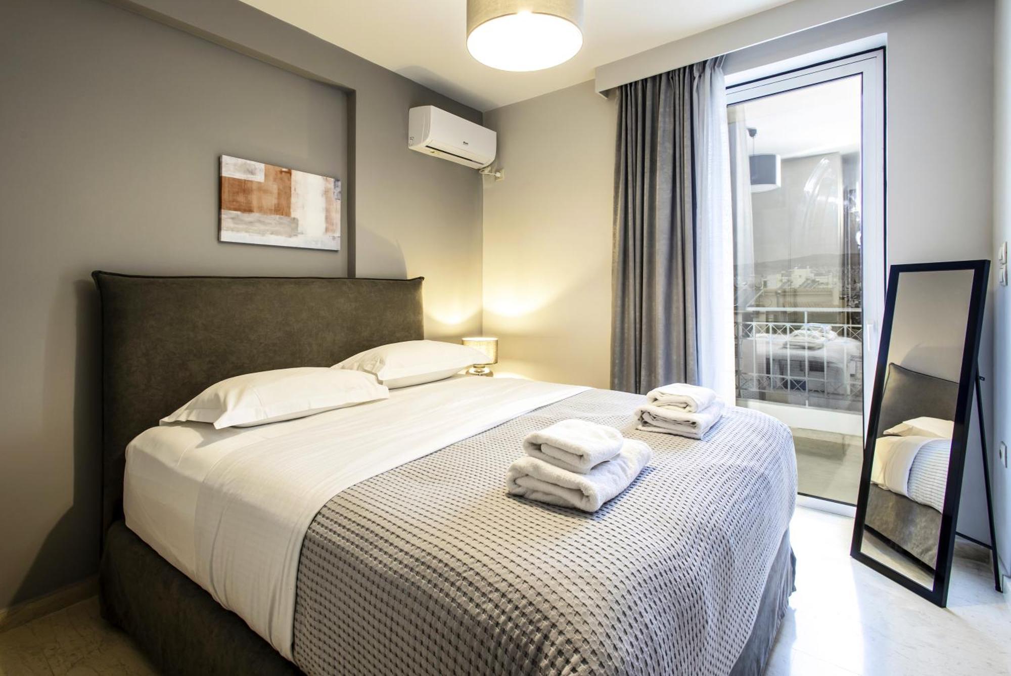 Lis153 By Smart Cozy Suites - Top Floors With Amazing City View - Available 24Hr Athens Exterior photo